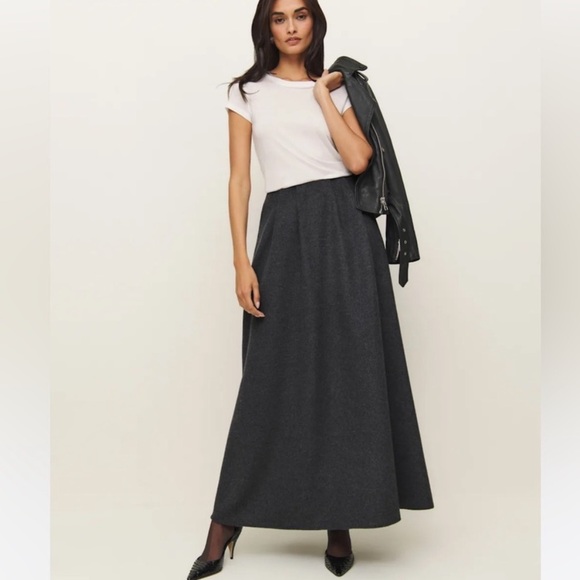 Reformation Dresses & Skirts - Reformation Lucy skirt in Charcoal